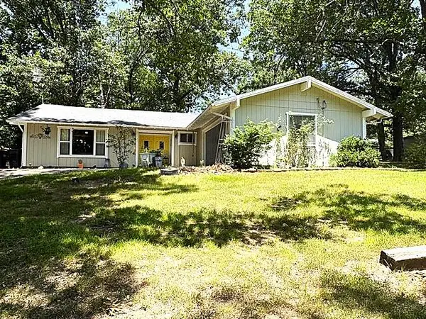 1003 Hickory Street, Cassville, MO 65625