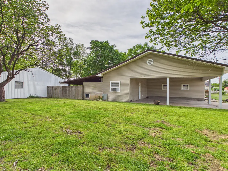 803 N Springfield Street, Berryville, AR 72616 - #2
