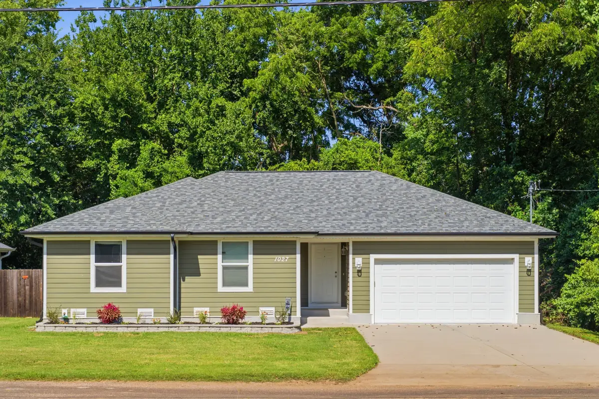 1027 S Overhill Avenue, Springfield, MO 65802 - #1