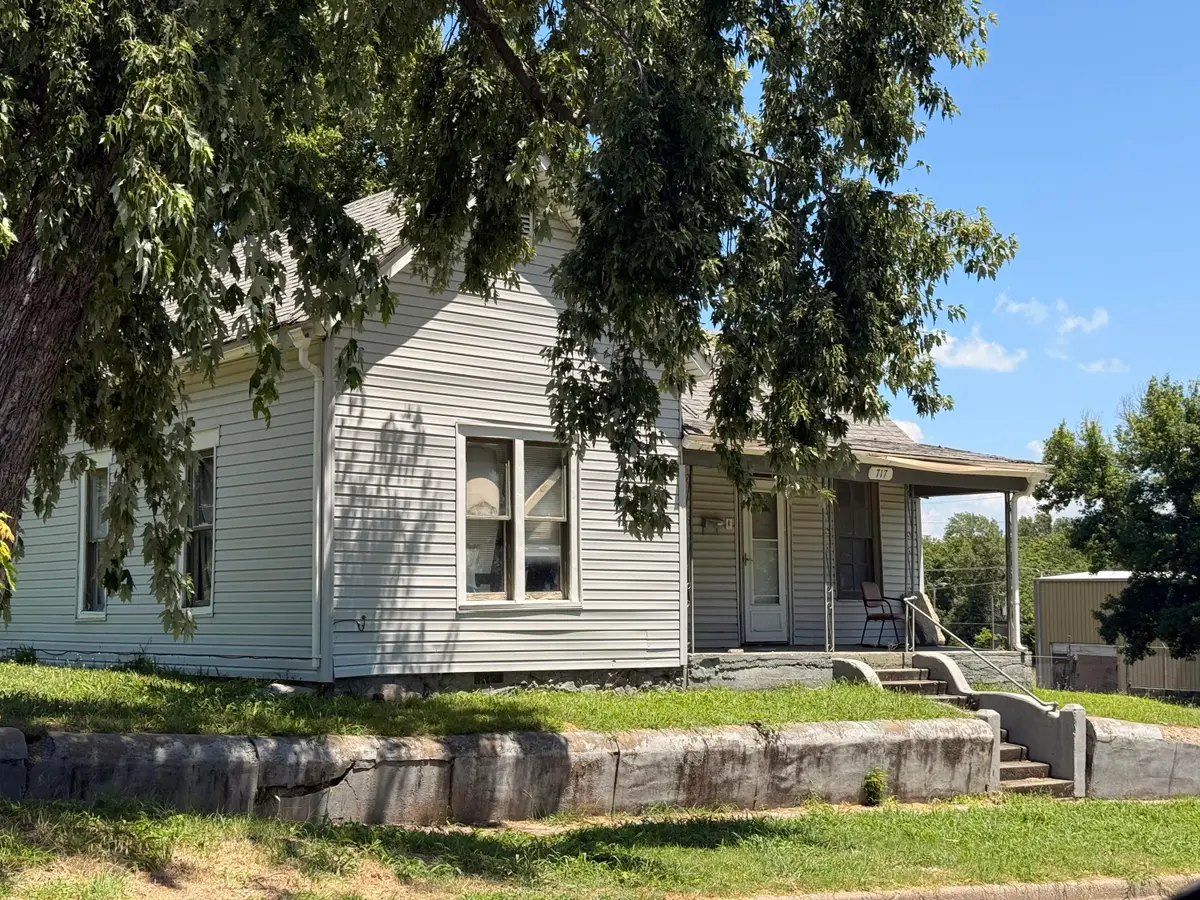 717 Jasper Street, Joplin, MO 64801 - #1
