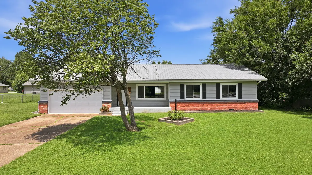 1611 W Fair Play Street, Bolivar, MO 65613 - #1