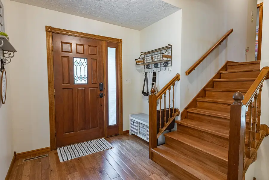760 W Sherwood Drive, Springfield, MO 65810 - #3