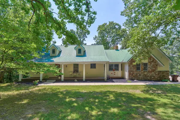 1417 S Thousand Oaks Drive, Nixa, MO 65714