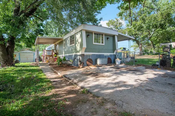 1005 W Kirkwood Drive, Ozark, MO 65721