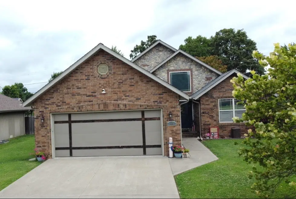 409 Brittany Court, Aurora, MO 65605 - #1