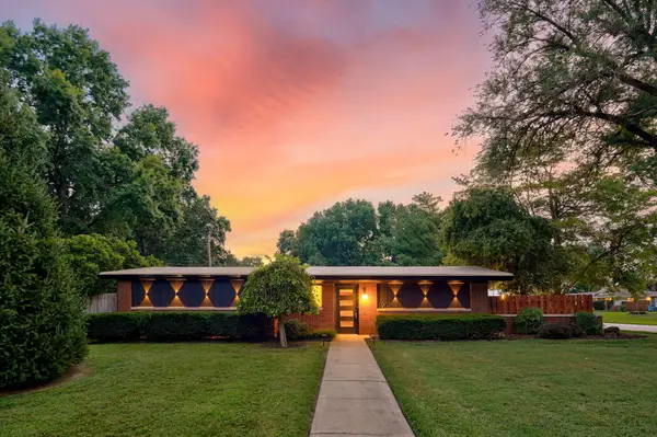 1901 S Cedarbrook Avenue, Springfield, MO 65804