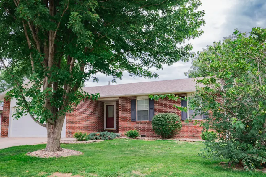 2241 W Erskine Street, Bolivar, MO 65613 - #3
