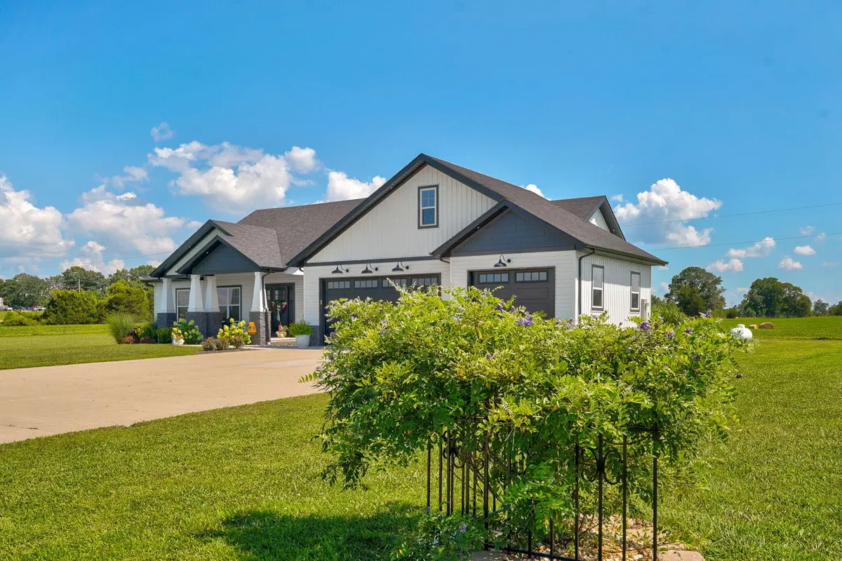 1032 Division Street, Sparta, MO 65753 - #1