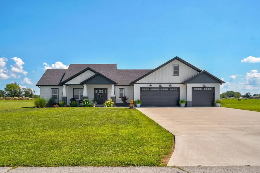 1032 Division Street, Sparta, MO 65753 - #2
