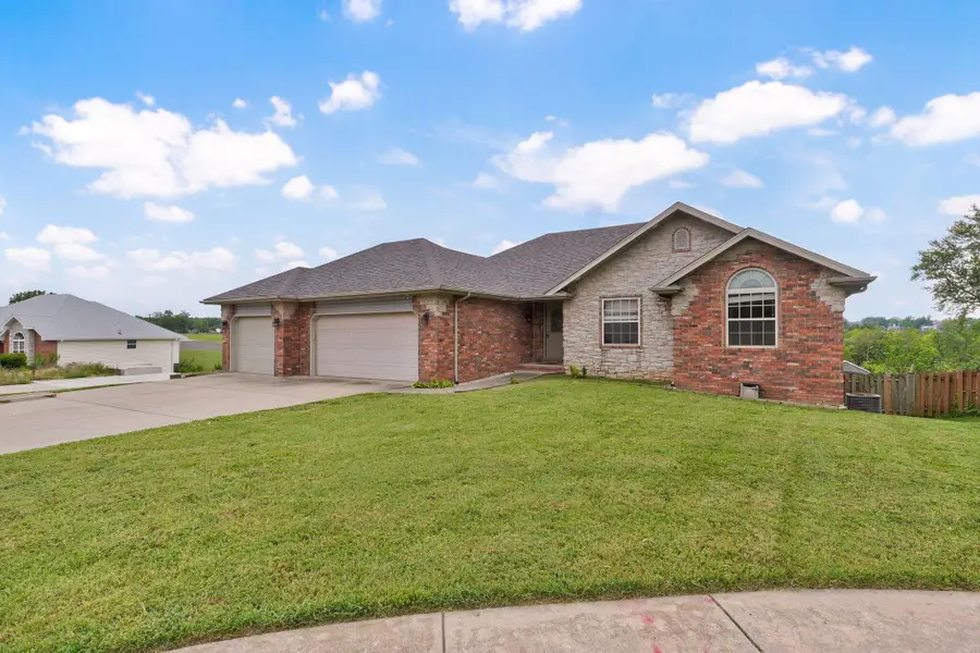 3582 N Thistlewood Court, Springfield, MO 65803 - #3