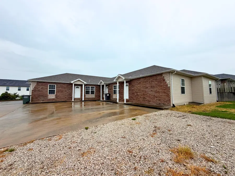 1860-70-80 S Pike Avenue, Bolivar, MO 65613 - #2