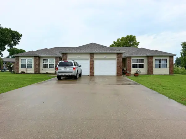 425 & 427 W Bradford Street, Bolivar, MO 65613