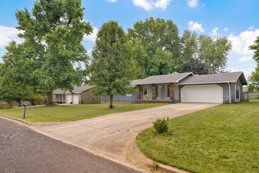 410 Schulz Avenue, Monett, MO 65708 - #2
