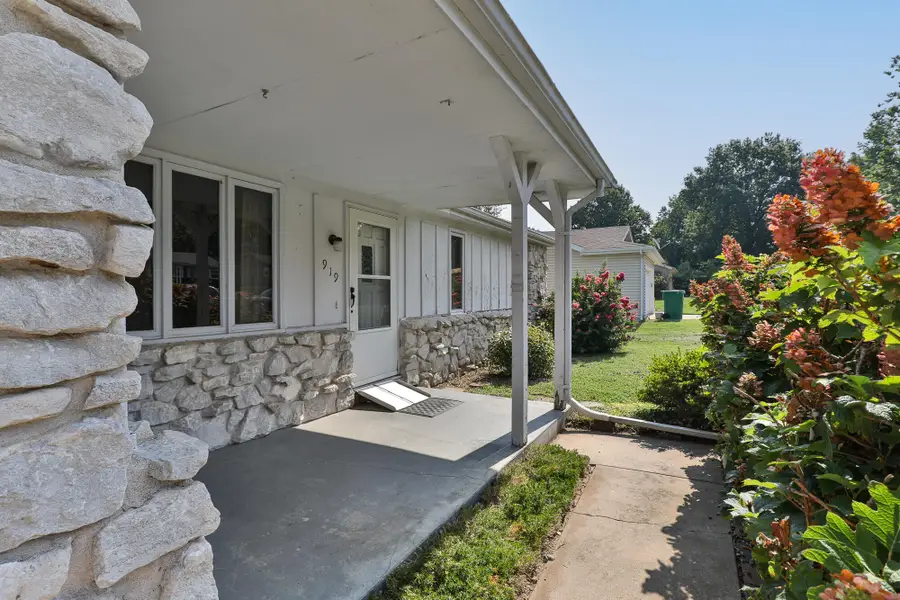 919 W Morningside Street, Springfield, MO 65807 - #3