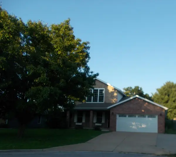 204 N Maplecrest Drive, Nixa, MO 65714
