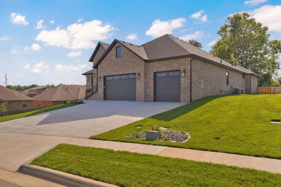 2011 N Silver Charm Avenue, Springfield, MO 65802 - #3