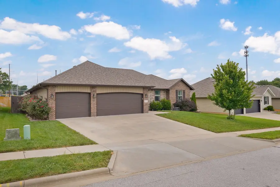 1657 N Kingfisher Drive, Nixa, MO 65714 - #2