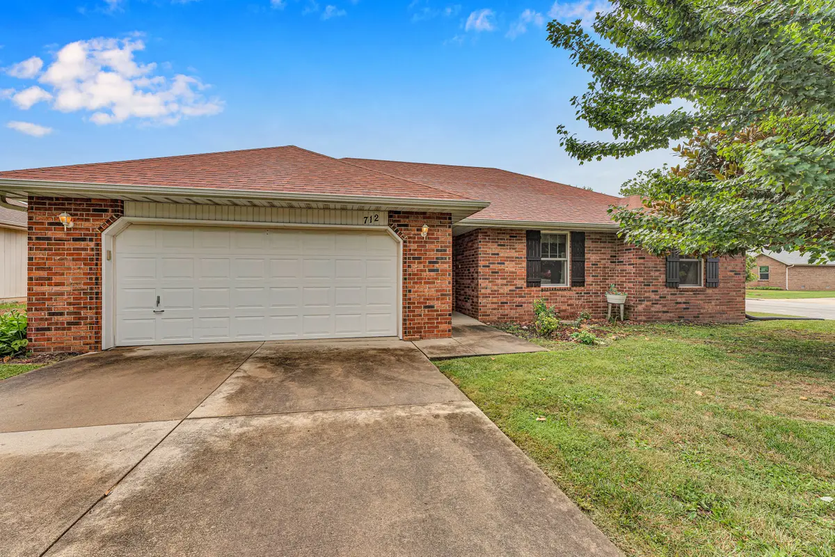 712 S Pinewood Lane, Nixa, MO 65714 - #1
