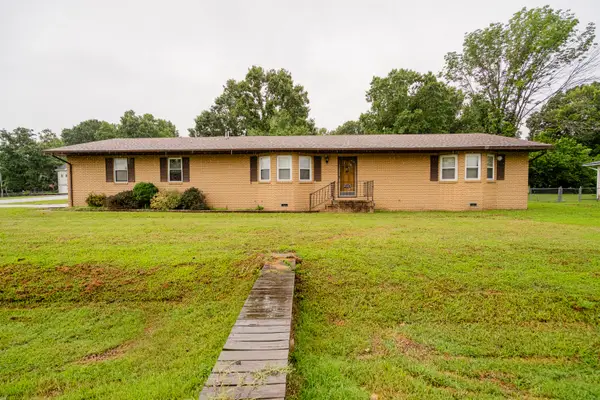 2102 Lambe Avenue, West Plains, MO 65775