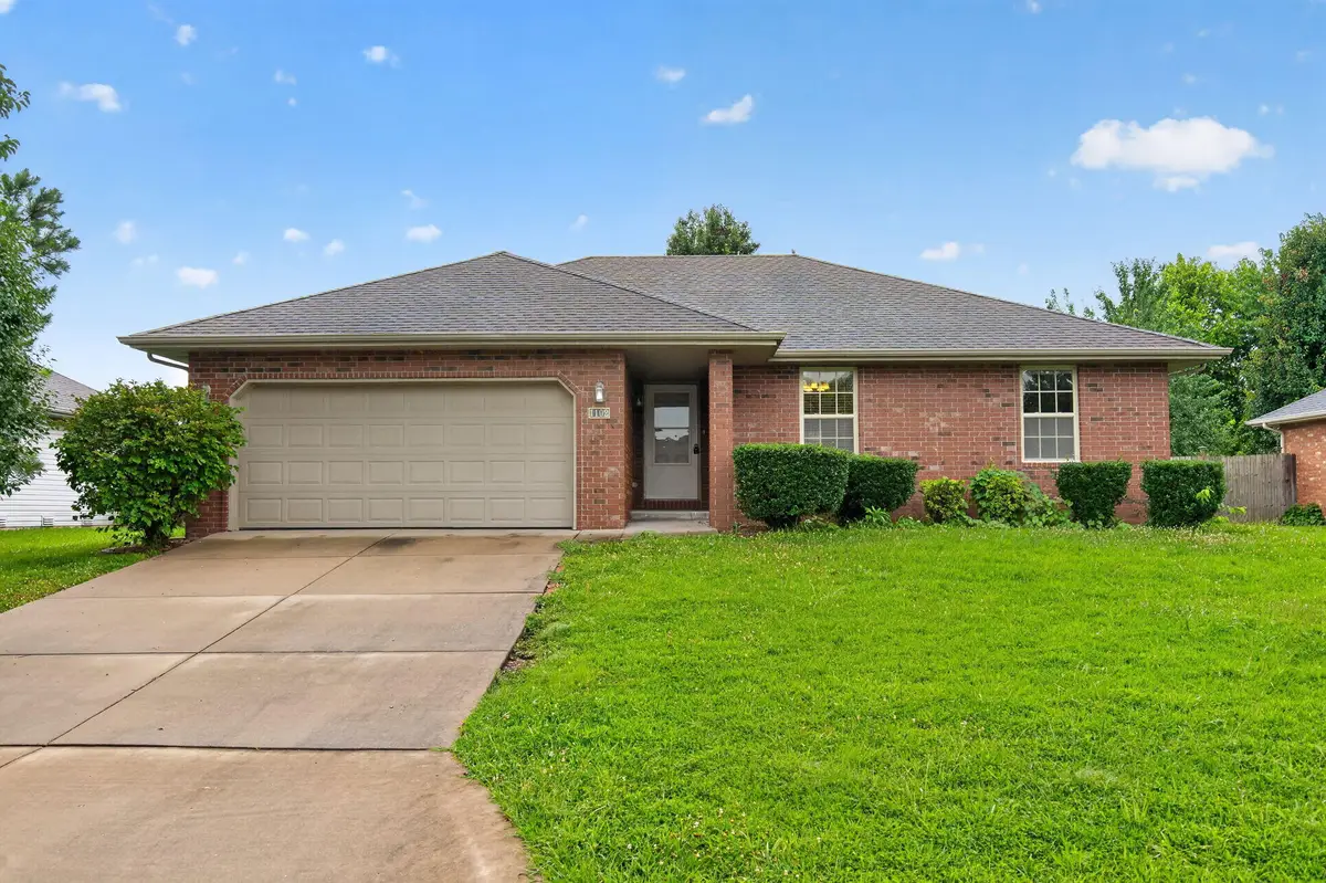 1102 E Chesapeake Drive, Ozark, MO 65721 - #1