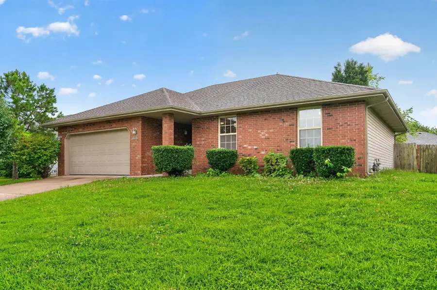 1102 E Chesapeake Drive, Ozark, MO 65721 - #2