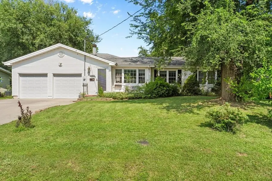 438 S Belcrest Avenue, Springfield, MO 65802 - #2