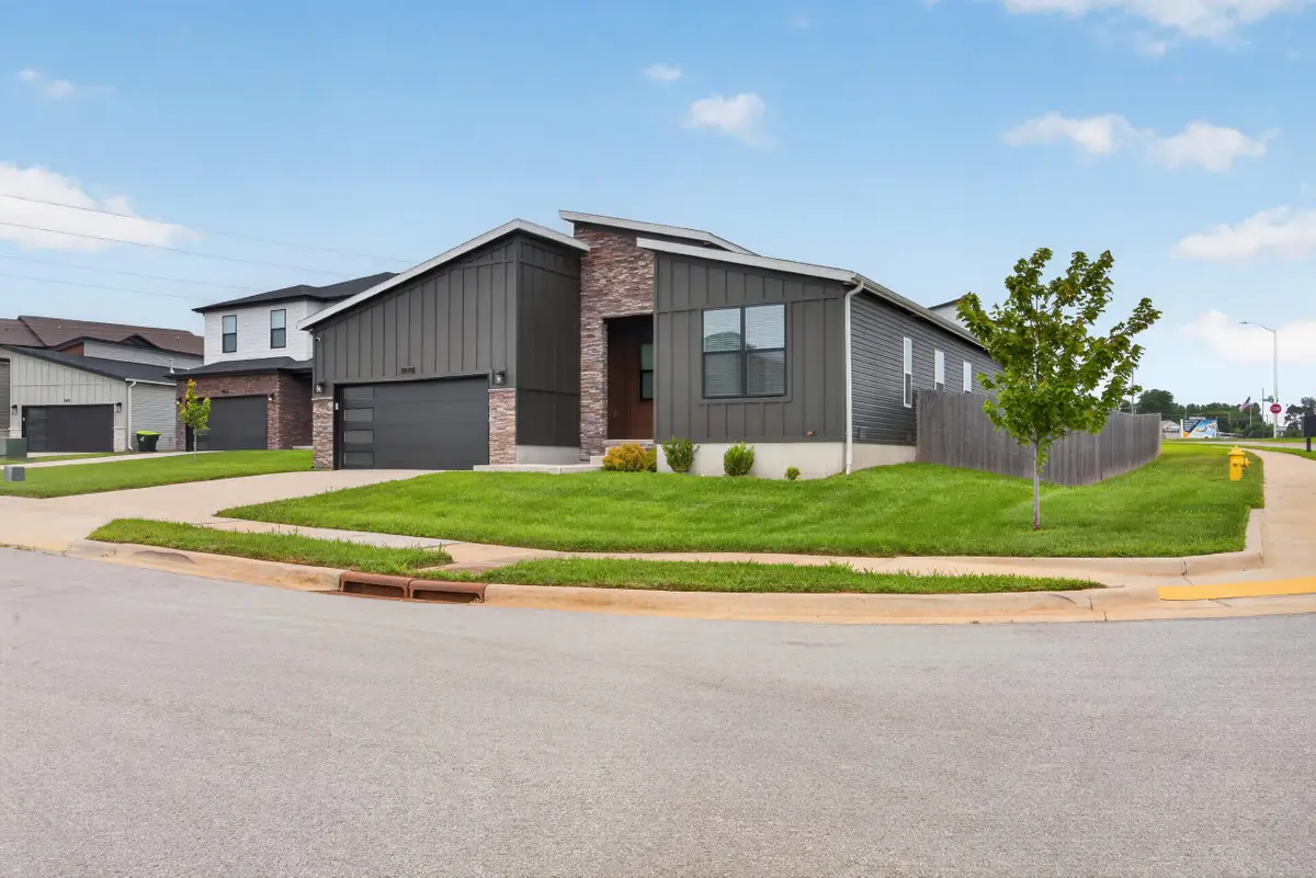 3939 E Appledore Court, Brookline, MO 65619 - #1