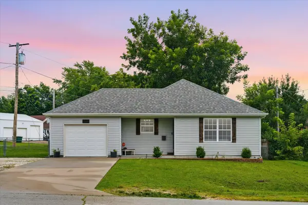 610 N Benton Avenue, Bolivar, MO 65613