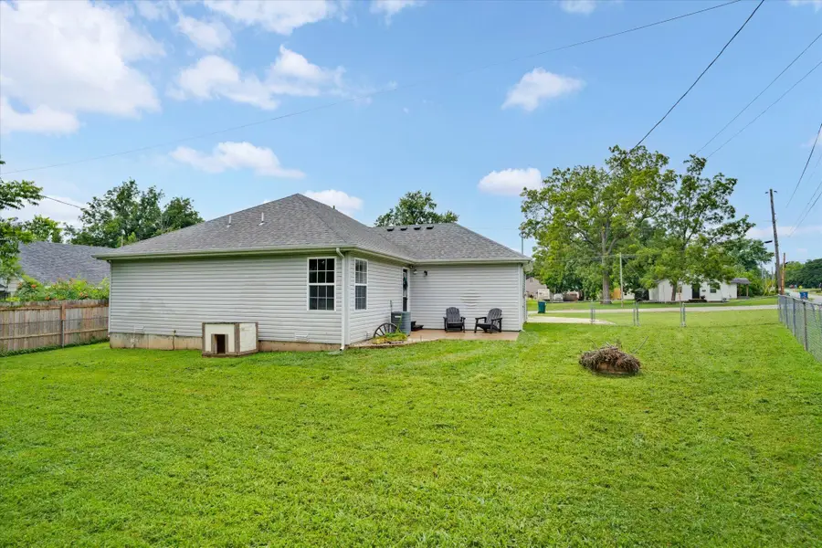 610 N Benton Avenue, Bolivar, MO 65613 - #3