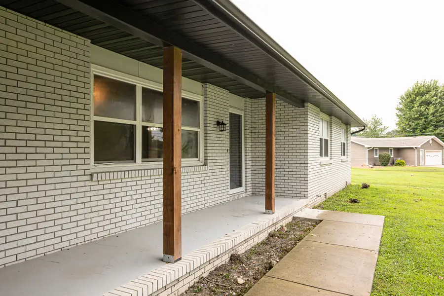 1324 E Lindon Street, Bolivar, MO 65613 - #3