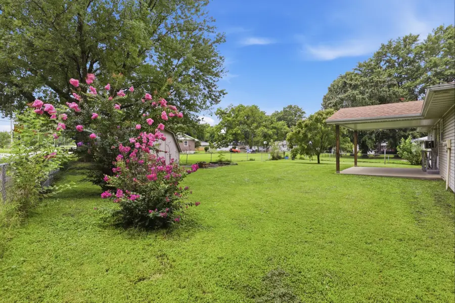 414 W Cooper Street, Buffalo, MO 65622 - #3