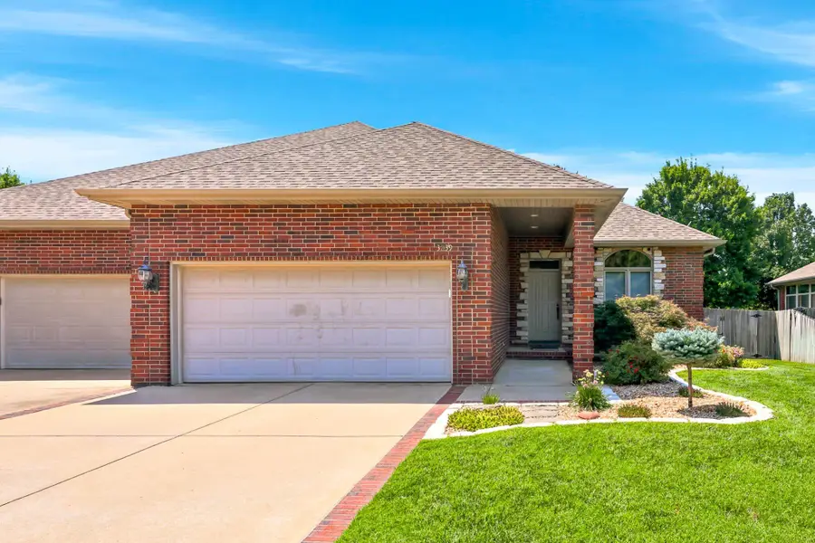 3239 S Kickapoo Avenue, Springfield, MO 65804 - #2
