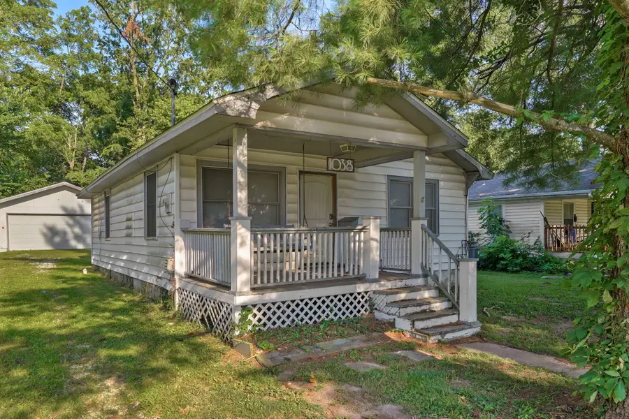 1038 S Stewart Avenue, Springfield, MO 65804 - #3