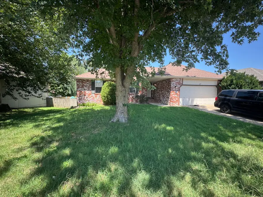 617 E Southeast Hills Court, Nixa, MO 65714 - #2