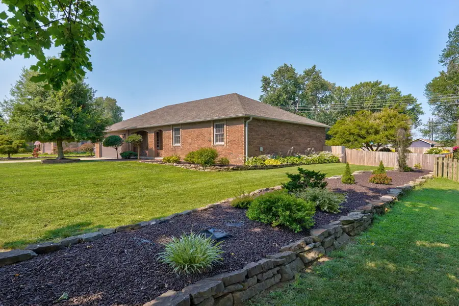 311 N Estes Street, Nixa, MO 65714 - #3