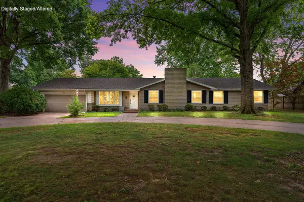 2266 S Meadowview Avenue, Springfield, MO 65804