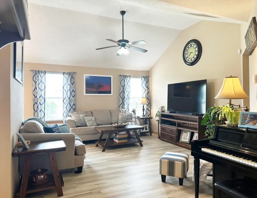 255 Maplewood Drive, Highlandville, MO 65669 - #2