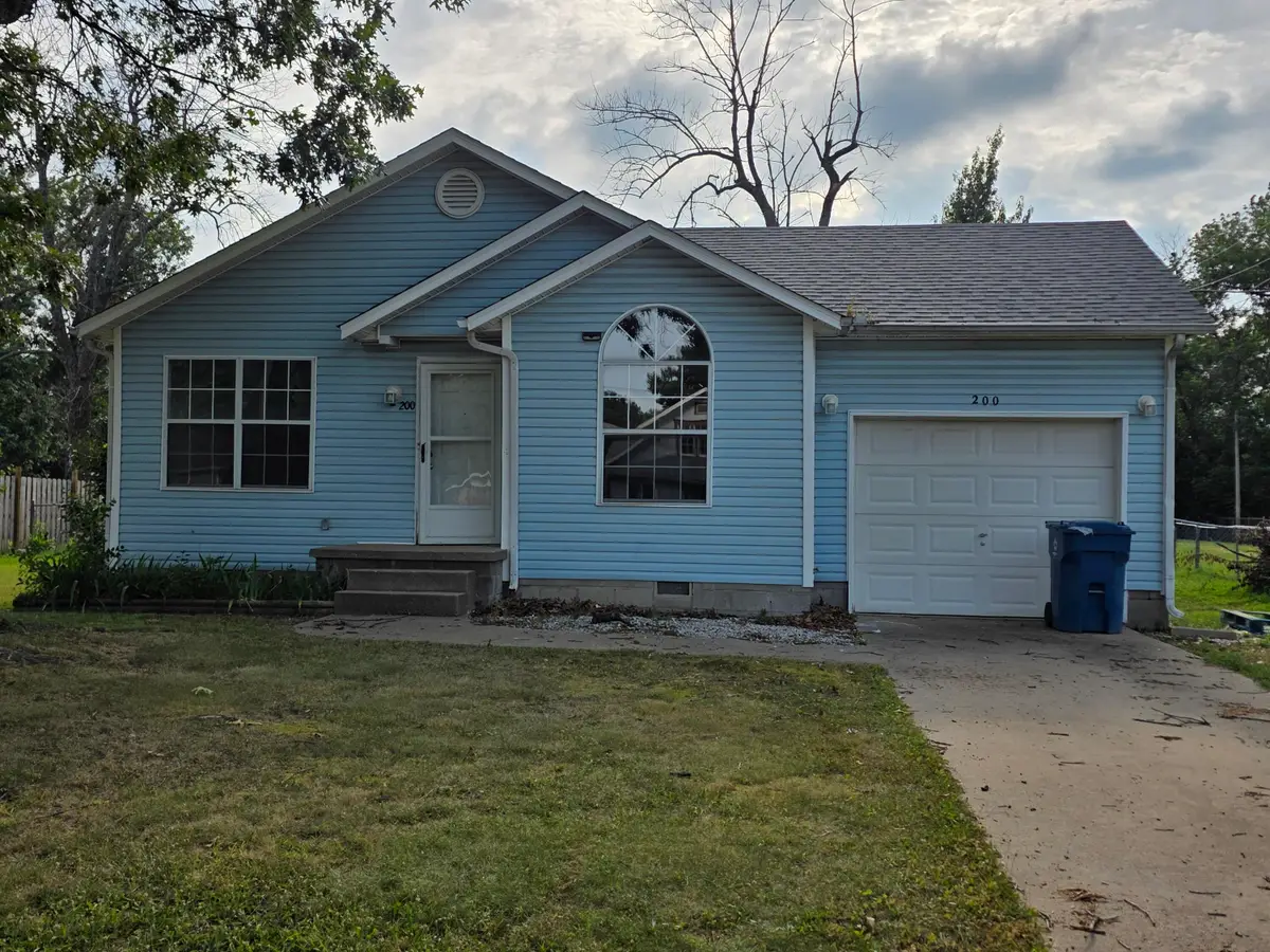 200 S Bobbie Smith Street, Diamond, MO 64840 - #1