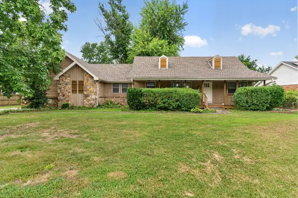 4455 S Ridgecrest Drive, Springfield, MO 65810
