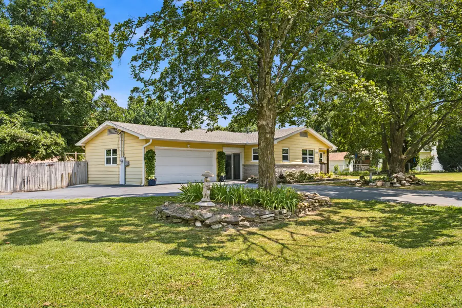 1306 Porter Avenue, Aurora, MO 65605 - #2