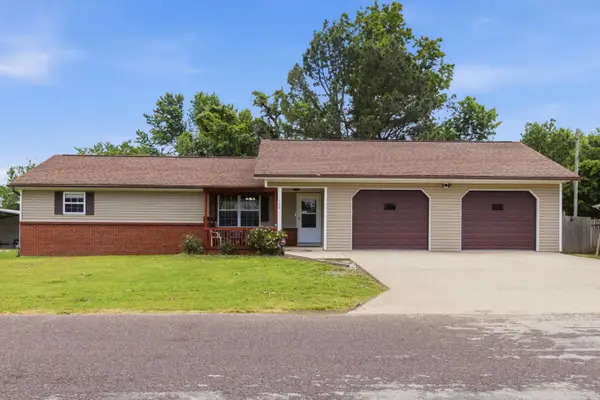 109 Circle Drive, Monett, MO 65708