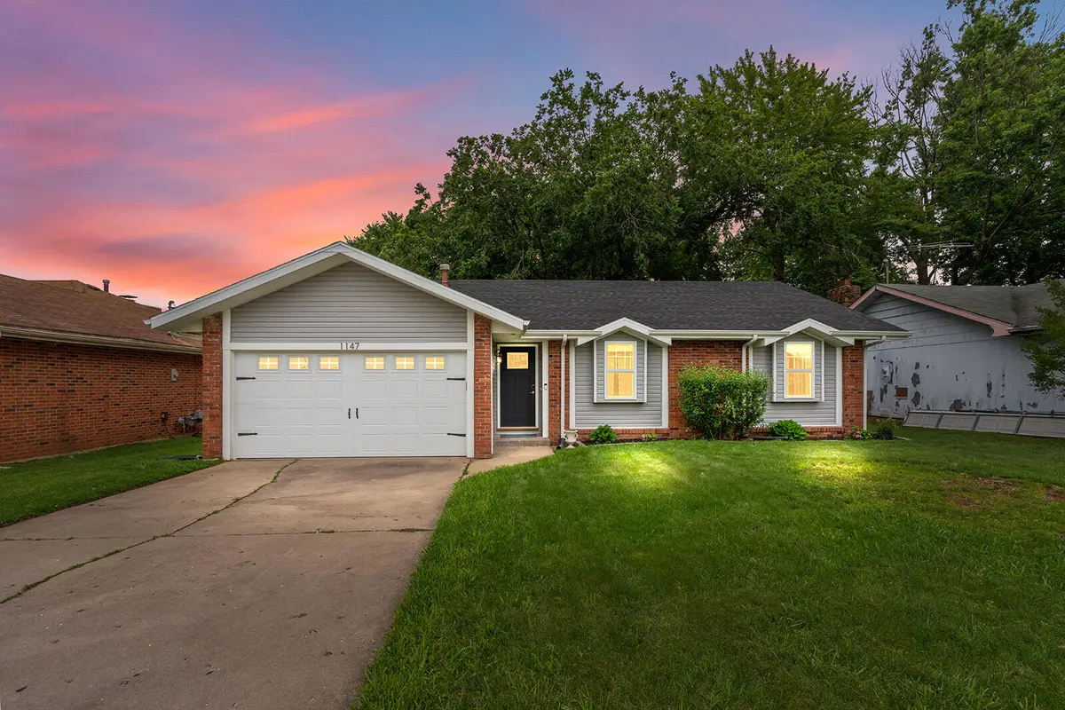 1147 E Cambridge Street, Springfield, MO 65807 - #1