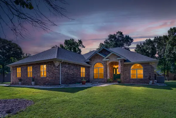 13 Holly Lane, Branson West, MO 65737