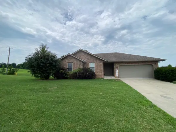 842 W Lorenza Drive, Nixa, MO 65714