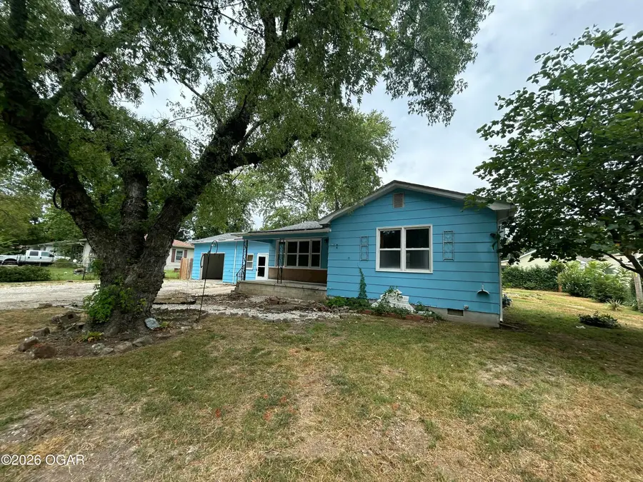 2113 E Kensington Street, Joplin, MO 64801 - #2
