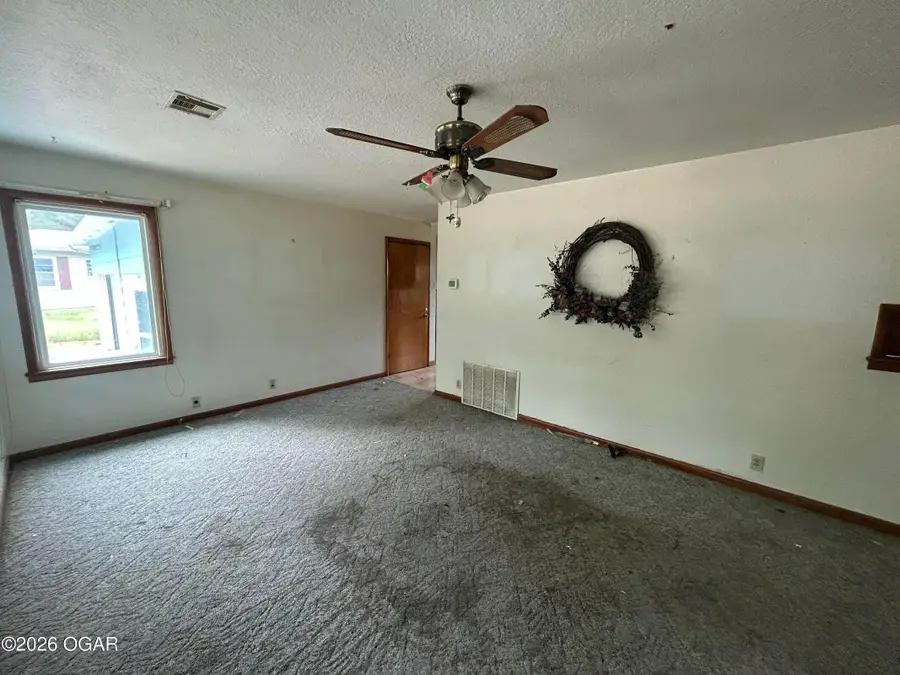 2113 E Kensington Street, Joplin, MO 64801 - #3