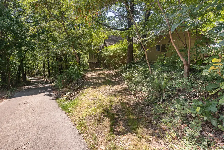 4439 E Fox Bluff Lane, Springfield, MO 65809 - #2
