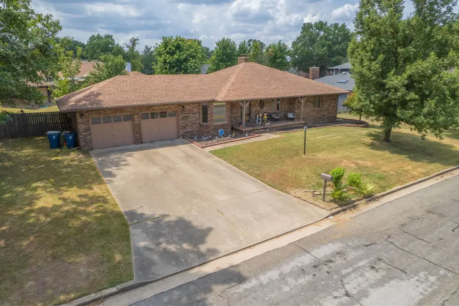 116 S Morgan Drive, Joplin, MO 64801 - #2