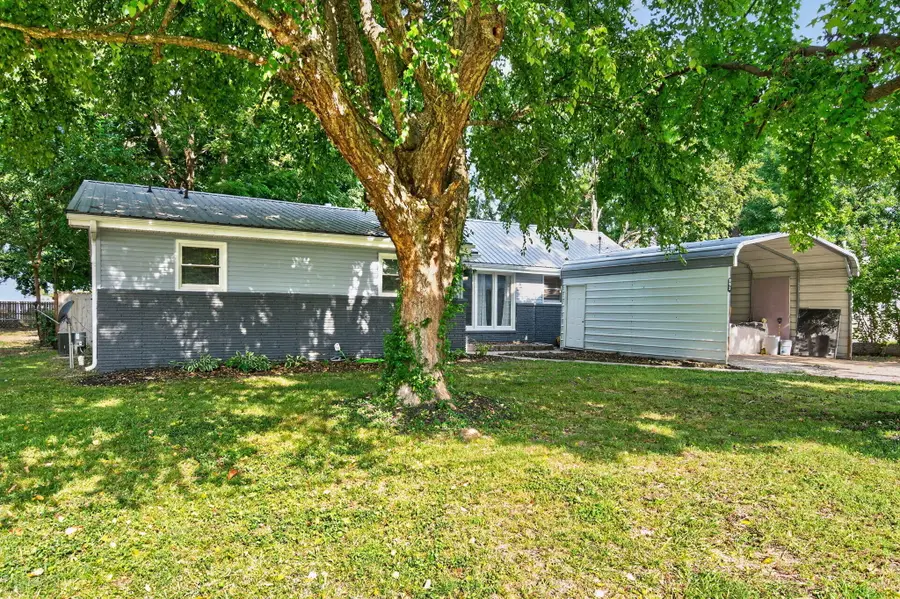 203 S Burton Avenue, Springfield, MO 65802 - #2