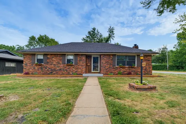1210 E Woodland Street, Springfield, MO 65804